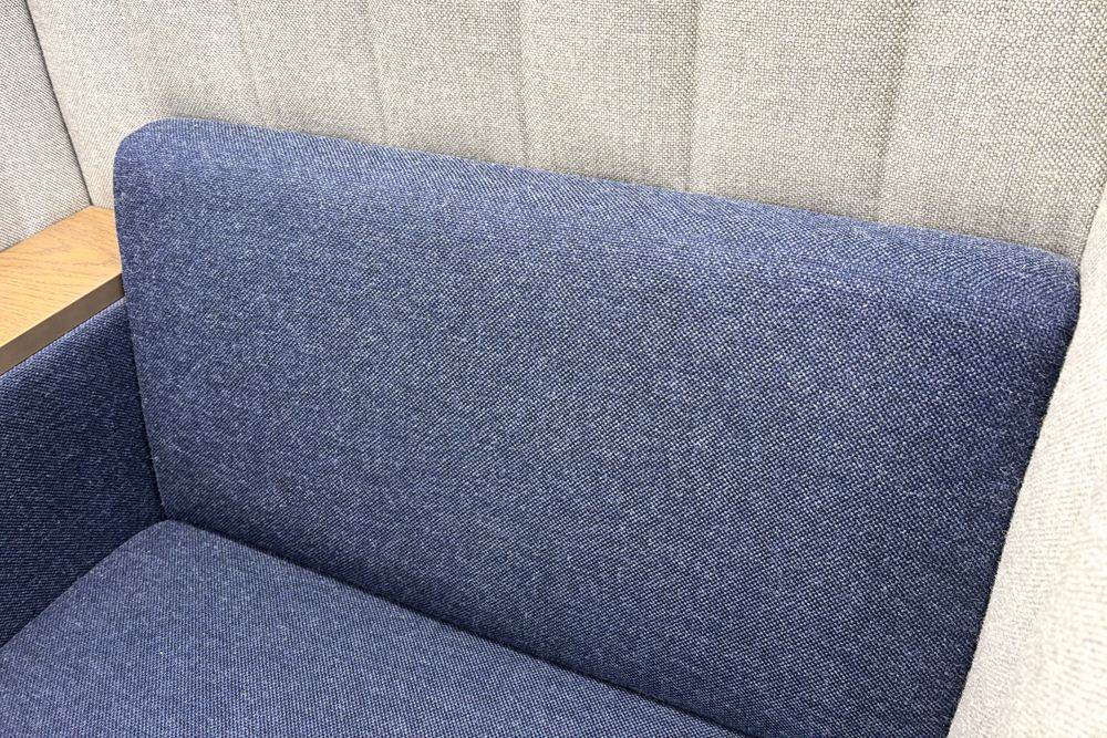 コクヨ ワークブース 中古 インターバル 2.5サイドタイプ パーテーション ラウンジソファ 1人用ソファ 中古オフィス家具 カプセルソファーの画像