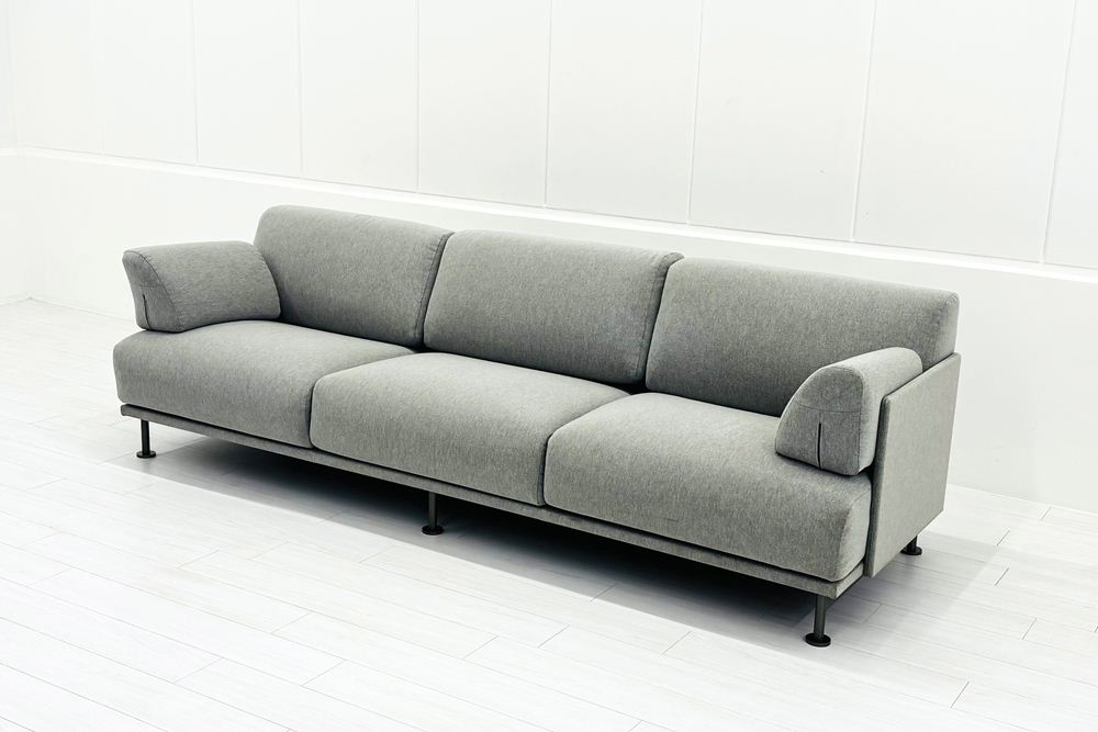 カッシーナ イクスシー テーマ 中古 Cassina IXC. THEMA ソファー 3人用ソファー 中古オフィス家具 2500/850/770の画像