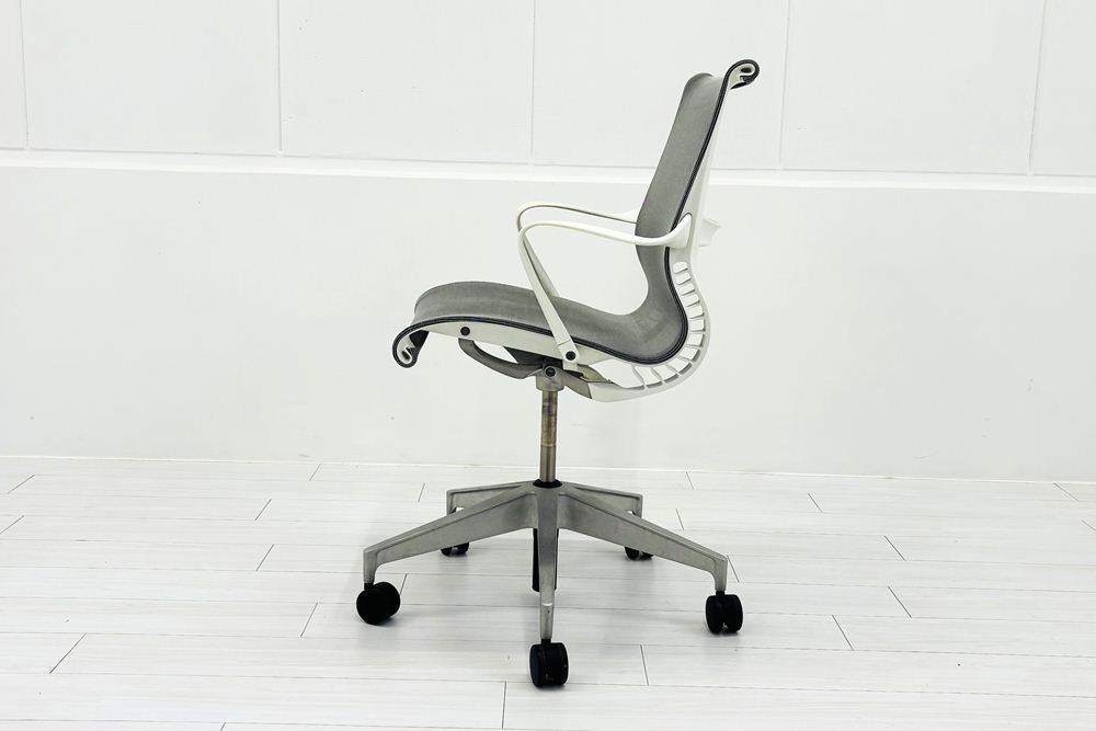 Herman Miller Setu Chair ハーマンミラー セトゥーチェア 中古 マルチパーパスチェア 肘付 ５本脚タイプ リボンアーム グレーの画像