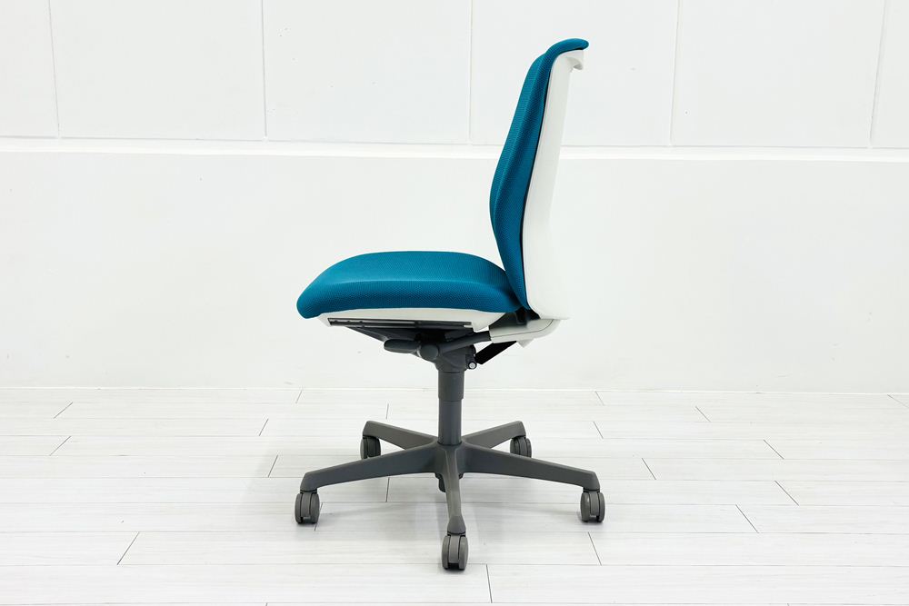オカムラ スラートチェア 中古 sulato ハイバック 肘無チェア 中古オフィス家具 中古オフィスチェア ブルーグリーンの画像