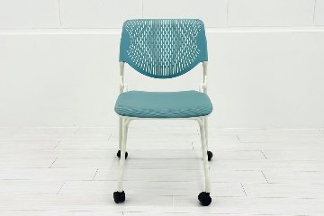 ルナチェア オカムラ 中古 ミーティングチェア ネスティングチェア 会議椅子 中古オフィス家具 81S1DA セージの画像