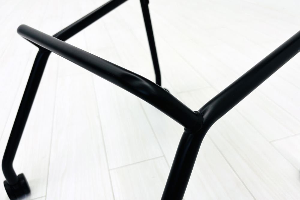 オカムラ ライブス ネスティングチェア 中古 【4脚セット】 Lives Nesting Chair ミーティングチェア 会議椅子 中古オフィス家具の画像