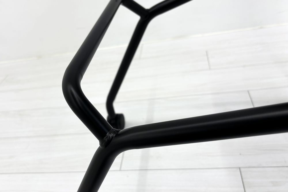 オカムラ ライブス ネスティングチェア 中古 【4脚セット】 Lives Nesting Chair ミーティングチェア 会議椅子 中古オフィス家具の画像
