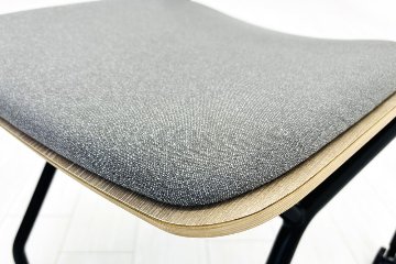 オカムラ ライブス ネスティングチェア 中古 【4脚セット】 Lives Nesting Chair ミーティングチェア 会議椅子 中古オフィス家具の画像