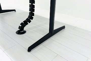 オカムラ ブレスタ 中古 幅2050 小型会議テーブル ミーティングテーブル 会議机 中古オフィス家具 2050/800/720の画像