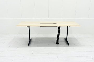 オカムラ ブレスタ 中古 幅2050 小型会議テーブル ミーティングテーブル 会議机 中古オフィス家具 2050/800/720の画像