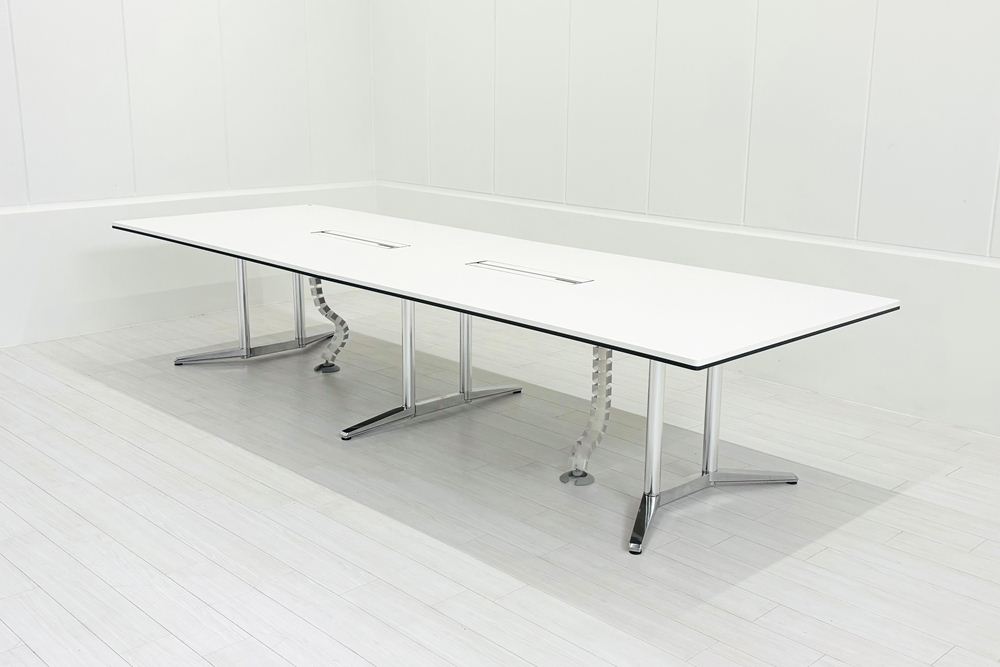 【ポリッシュ脚ピカピカ磨き有！】オカムラ ラティオ 中古 幅3600 大型会議テーブル ミーティングテーブル 会議机 RATIO 中古オフィス家具 ホワイト 3600/1200/720の画像