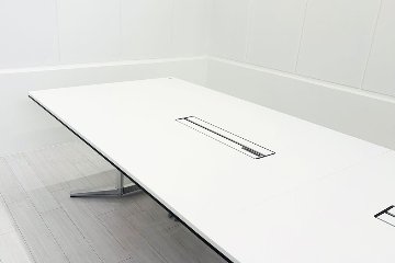 【ポリッシュ脚ピカピカ磨き有！】オカムラ ラティオ 中古 幅3600 大型会議テーブル ミーティングテーブル 会議机 RATIO 中古オフィス家具 ホワイト 3600/1200/720の画像