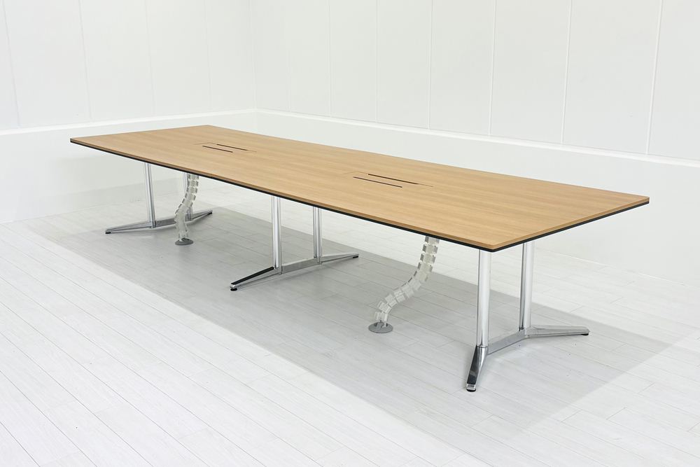 【ポリッシュ脚ピカピカ磨き有！】オカムラ ラティオ 中古 幅4000 大型会議テーブル ミーティングテーブル 会議机 RATIO 中古オフィス家具 4000/1200/720の画像