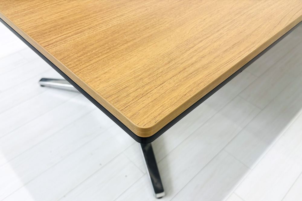 【ポリッシュ脚ピカピカ磨き有！】オカムラ ラティオ 中古 幅4000 大型会議テーブル ミーティングテーブル 会議机 RATIO 中古オフィス家具 4000/1200/720の画像