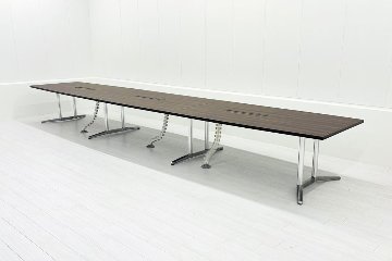 【ポリッシュ脚ピカピカ磨き有！】オカムラ ラティオ 中古 大型会議テーブル 幅6000 ミーティングテーブル 舟形天板 中古オフィス家具 6000/1200/720の画像