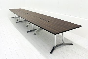 【ポリッシュ脚ピカピカ磨き有！】オカムラ ラティオ 中古 大型会議テーブル 幅6000 ミーティングテーブル 舟形天板 中古オフィス家具 6000/1200/720の画像