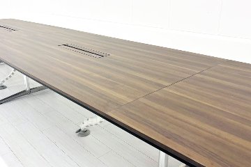 【ポリッシュ脚ピカピカ磨き有！】オカムラ ラティオ 中古 大型会議テーブル 幅6000 ミーティングテーブル 舟形天板 中古オフィス家具 6000/1200/720の画像