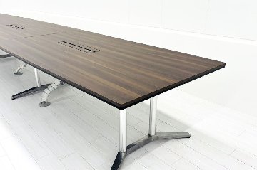 【ポリッシュ脚ピカピカ磨き有！】オカムラ ラティオ 中古 大型会議テーブル 幅6000 ミーティングテーブル 舟形天板 中古オフィス家具 6000/1200/720の画像
