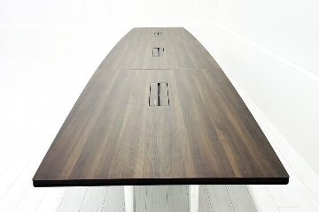 【ポリッシュ脚ピカピカ磨き有！】オカムラ ラティオ 中古 大型会議テーブル 幅6000 ミーティングテーブル 舟形天板 中古オフィス家具 6000/1200/720の画像