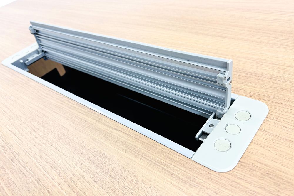 オカムラ プロセルバ ミーティングテーブル ベンチ 【3点セット】 中古 Proselva 中古オフィス家具 幅1800の画像