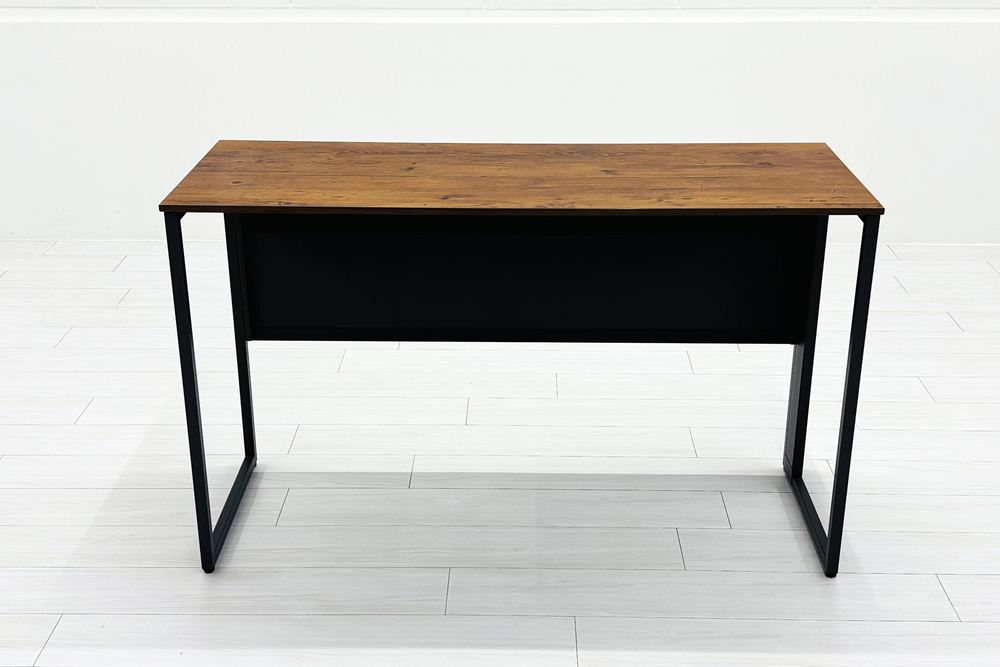 オカムラ ソリスト SOLISTE 平机 中古 中古オフィス家具 事務机 1200/450/720 ラスティックパイン/ダークグレーの画像