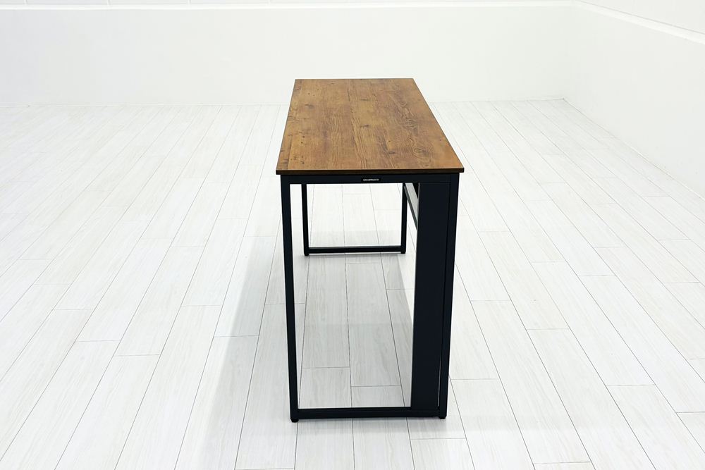 オカムラ ソリスト SOLISTE 平机 中古 中古オフィス家具 事務机 1200/450/720 ラスティックパイン/ダークグレーの画像