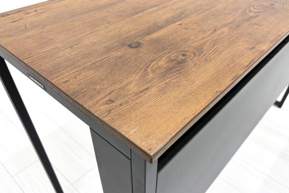 オカムラ ソリスト SOLISTE 平机 中古 中古オフィス家具 事務机 1200/450/720 ラスティックパイン/ダークグレーの画像