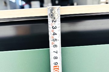 オカムラ ソリスト SOLISTE 平机 中古 中古オフィス家具 事務机 1200/450/720 プライズウッドライト/ダークグリーンの画像