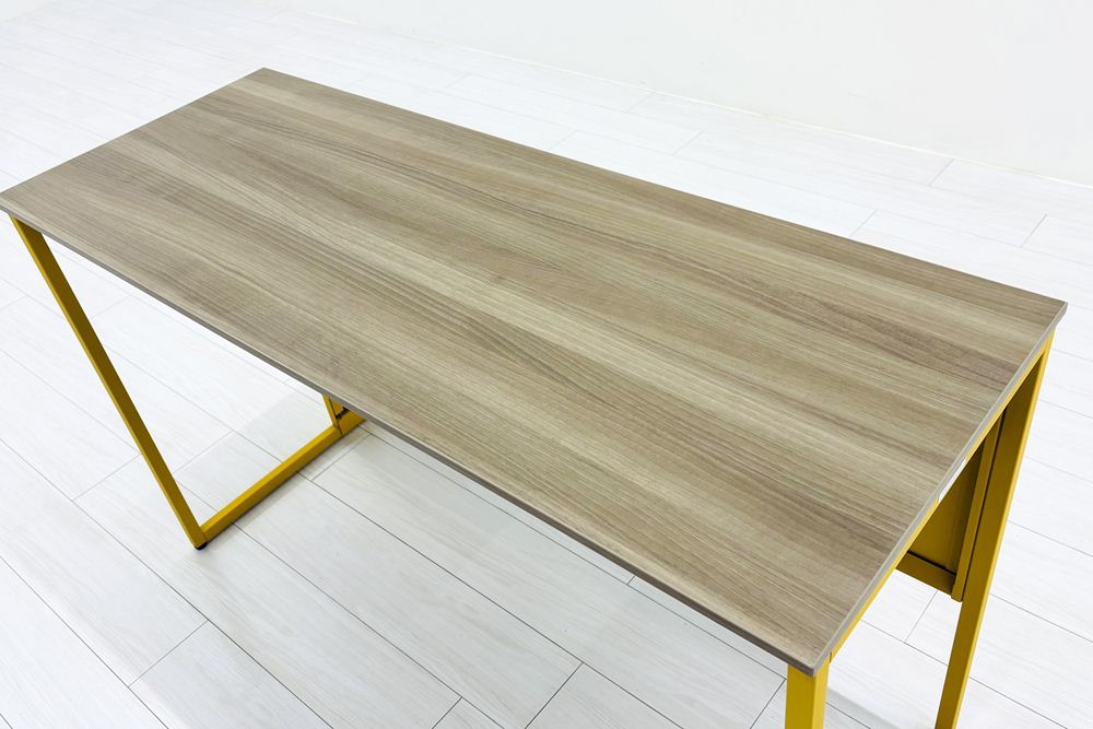 オカムラ ソリスト SOLISTE 平机 中古 中古オフィス家具 事務机 1200/450/720 プライズウッドミディアム/イエローの画像