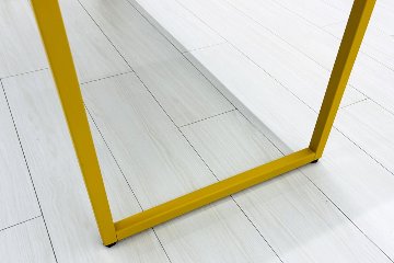 オカムラ ソリスト SOLISTE 平机 中古 中古オフィス家具 事務机 1200/450/720 プライズウッドミディアム/イエローの画像