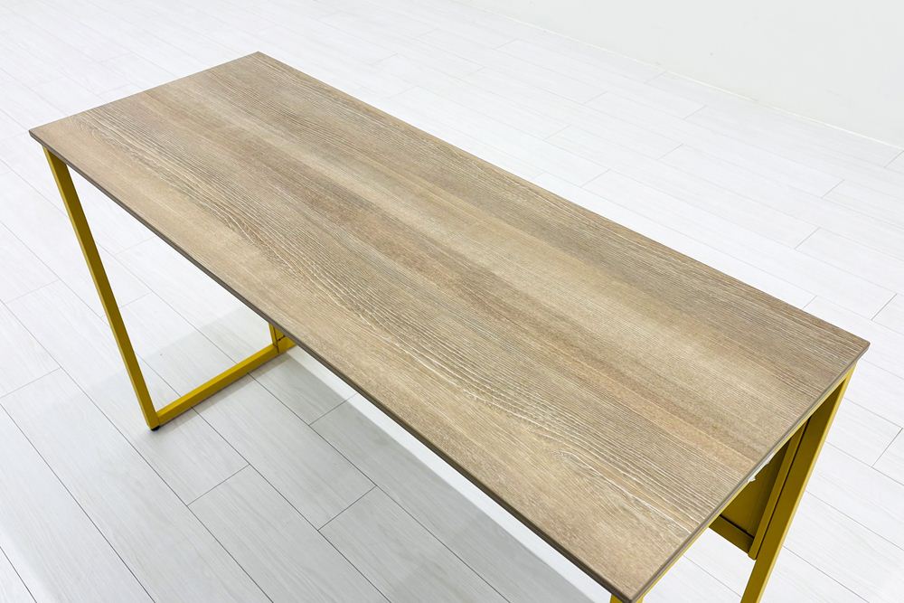 オカムラ ソリスト SOLISTE 平机 中古 中古オフィス家具 事務机 1200/450/720 チョークドエルム/イエローの画像