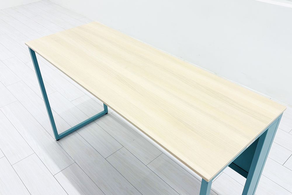 オカムラ ソリスト SOLISTE 平机 中古 中古オフィス家具 事務机 1200/450/720 プライズウッドライト/セージの画像