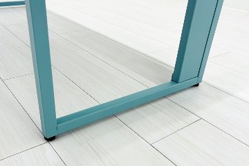 オカムラ ソリスト SOLISTE 平机 中古 中古オフィス家具 事務机 1200/450/720 プライズウッドライト/セージの画像