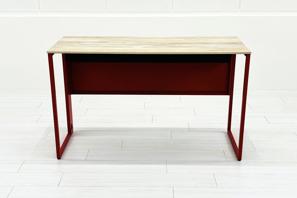 オカムラ ソリスト SOLISTE 平机 中古 中古オフィス家具 事務机 1200/450/720 プライズウッドライト/オレンジレッドの画像