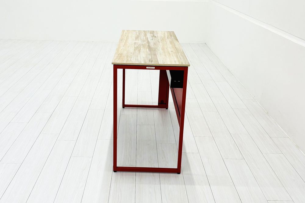 オカムラ ソリスト SOLISTE 平机 中古 中古オフィス家具 事務机 1200/450/720 プライズウッドライト/オレンジレッドの画像