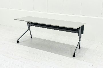 オカムラ ネスティア 中古 フォールディングテーブル ミーティングテーブル 折りたたみテーブル 中古オフィス家具 1800/600/700の画像