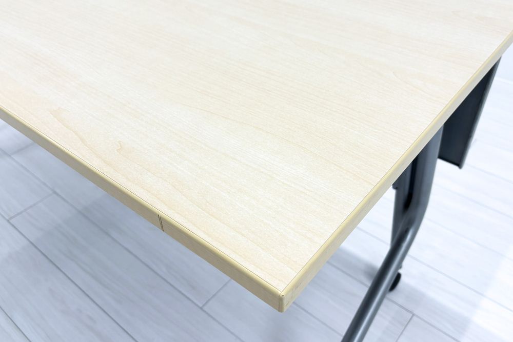 オカムラ ネスティア 中古 フォールディングテーブル ミーティングテーブル 折りたたみテーブル 中古オフィス家具 1500/600/700の画像