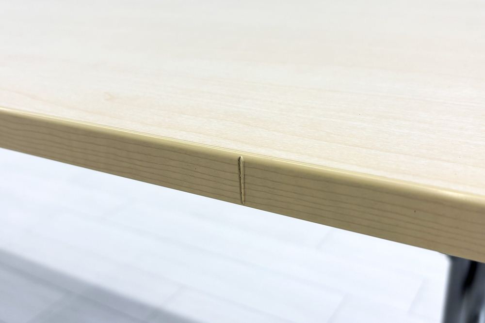 オカムラ ネスティア 中古 フォールディングテーブル ミーティングテーブル 折りたたみテーブル 中古オフィス家具 1500/600/700の画像