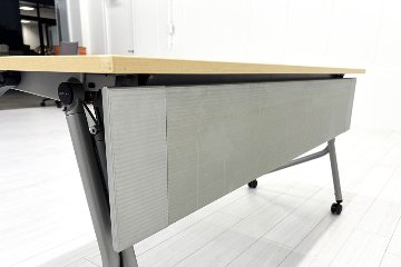 オカムラ ネスティア 中古 フォールディングテーブル ミーティングテーブル 折りたたみテーブル 中古オフィス家具 1500/600/700の画像
