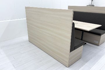 【3点セット】 対面ブース ファミレスソファ オカムラ ブレスタ 中古 ミーティングブース 中古オフィス家具 バックパネル付きの画像