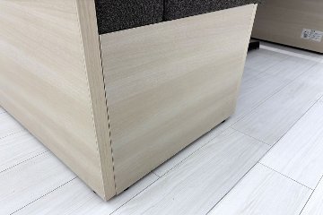 【3点セット】 対面ブース ファミレスソファ オカムラ ブレスタ 中古 ミーティングブース 中古オフィス家具 バックパネル付きの画像