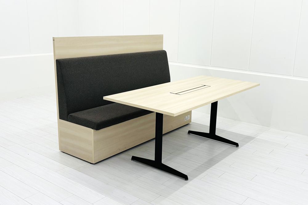 【2点セット】 対面ブース ファミレスソファ オカムラ ブレスタ 中古 ミーティングブース 中古オフィス家具 バックパネル付きの画像