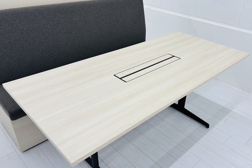 【2点セット】 対面ブース ファミレスソファ オカムラ ブレスタ 中古 ミーティングブース 中古オフィス家具 バックパネル付きの画像