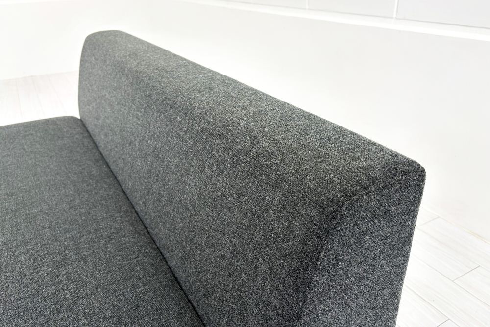 コクヨ デイズオフィス ワイヤードソファー 中古 デイズバウンダリー 3Pソファ DAYS OFFICE 中古オフィス家具 1500/740/730 グレーの画像