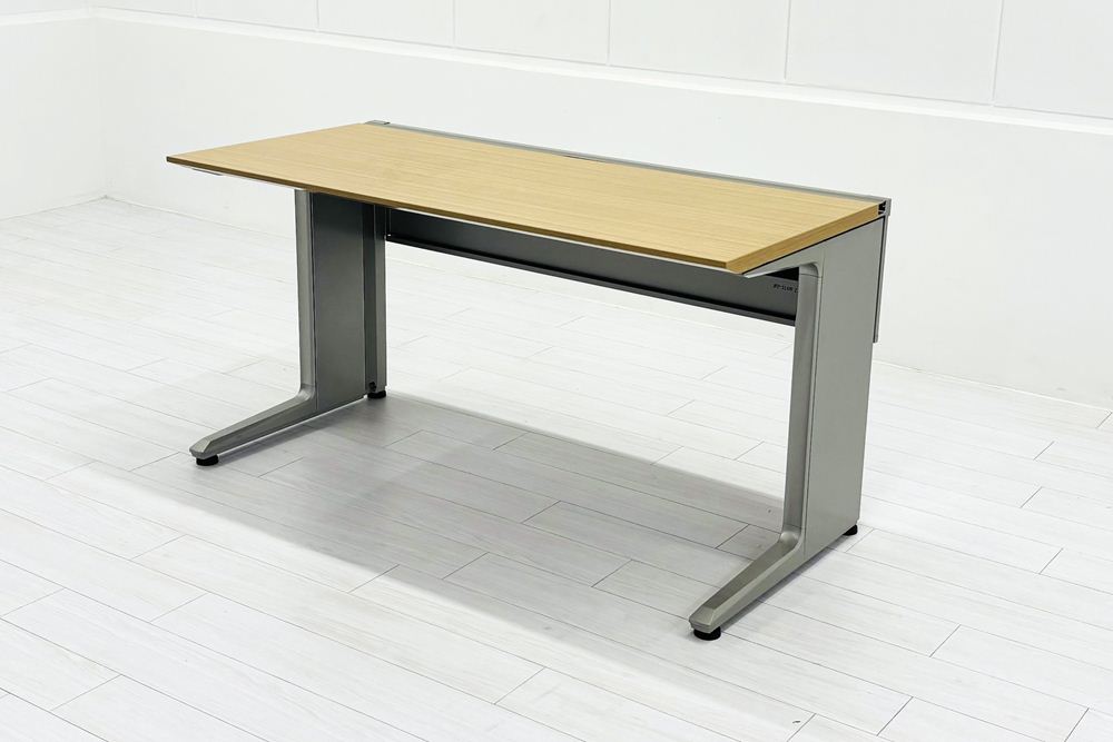 インクルード 平机 幅1400 中古 平デスク イトーキ 中古机 平デスク 事務机 中古オフィス家具 1400/660/720の画像