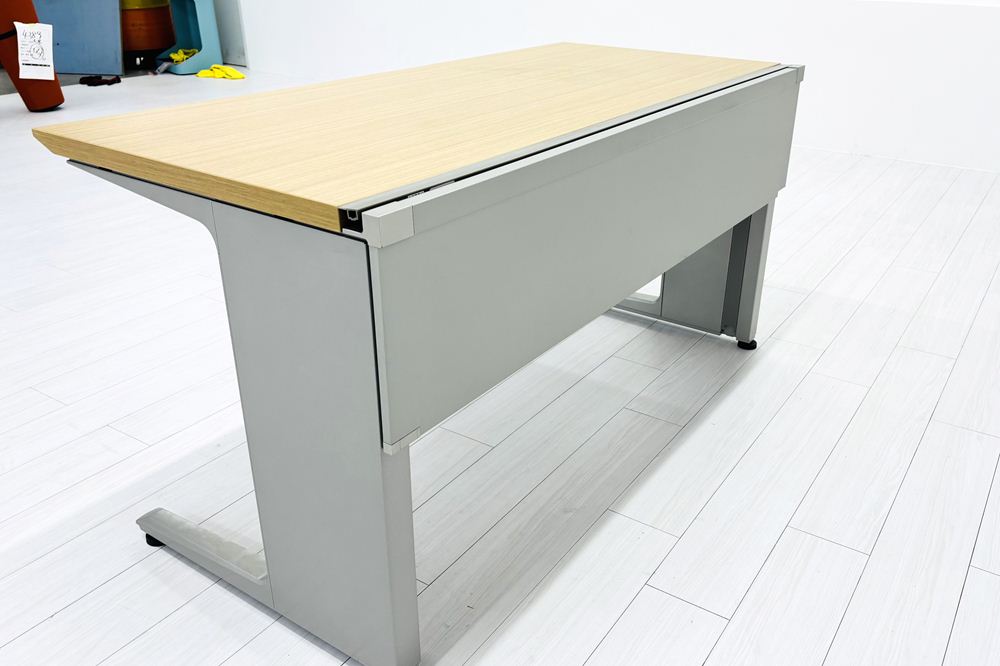 インクルード 平机 幅1400 中古 平デスク イトーキ 中古机 平デスク 事務机 中古オフィス家具 1400/660/720の画像
