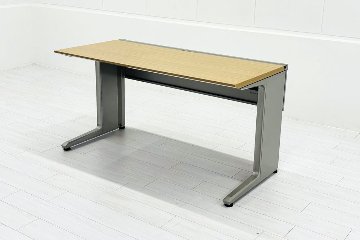 インクルード 平机 幅1400 中古 平デスク イトーキ 中古机 平デスク 事務机 中古オフィス家具 1400/660/720の画像