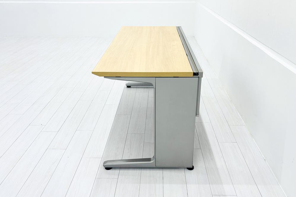 インクルード 平机 幅1600 中古 平デスク イトーキ 中古机 平デスク 事務机 中古オフィス家具 1600/660/720の画像