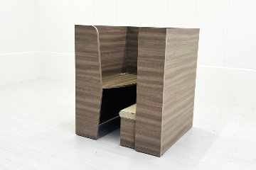 Bresta 個室ブース オカムラ ブレスタ 中古 集中ブース 中古オフィス家具 ソファブース 1200/1200/1460 右ソファの画像