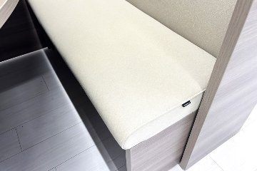 Bresta 個室ブース オカムラ ブレスタ 中古 集中ブース 中古オフィス家具 ソファブース 1200/1200/1460 右ソファの画像