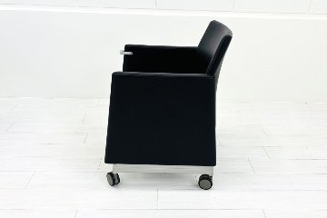 オカムラ 8346Mシリーズ ミーティングチェア 【4脚セット】 多目的チェア 中古オフィス家具 応接椅子 上下昇降タイプ ブラックの画像