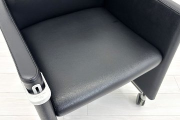 オカムラ 8346Mシリーズ ミーティングチェア 【4脚セット】 多目的チェア 中古オフィス家具 応接椅子 上下昇降タイプ ブラックの画像