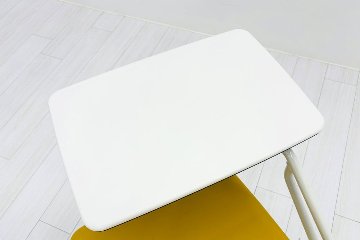 【4脚セット】 中古 オカムラ ネスティングチェア ルナチェア Runa(ルナ)シリーズ ミーティングチェア 多目的チェア テーブル付 イエローの画像
