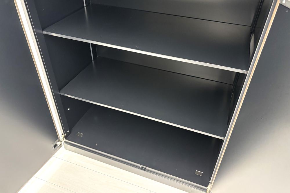 コクヨ エディア 中古キャビネット 両開き書庫 【上下セット】 収納家具 中古オフィス家具 900/500/2170の画像